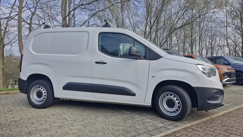 Gebraucht Opel Combo 110 PS (80 kW) 2021 Weiß Van / Kleinbus