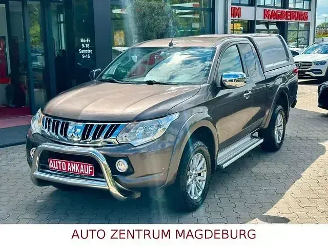 Gebraucht Mitsubishi L200 Plus 181 PS (133 kW) 2018 Braun Pickup