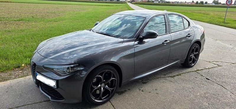 Grau Gebraucht 2019 Alfa Romeo Giulia Veloce Limousine | 22.999 € (Superpreis) - Bild 1/4