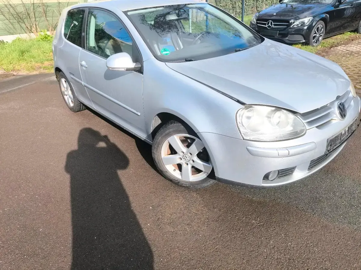 Używany VW Golf V 75 KM (55 kW) 2008 Srebrny Hatchback