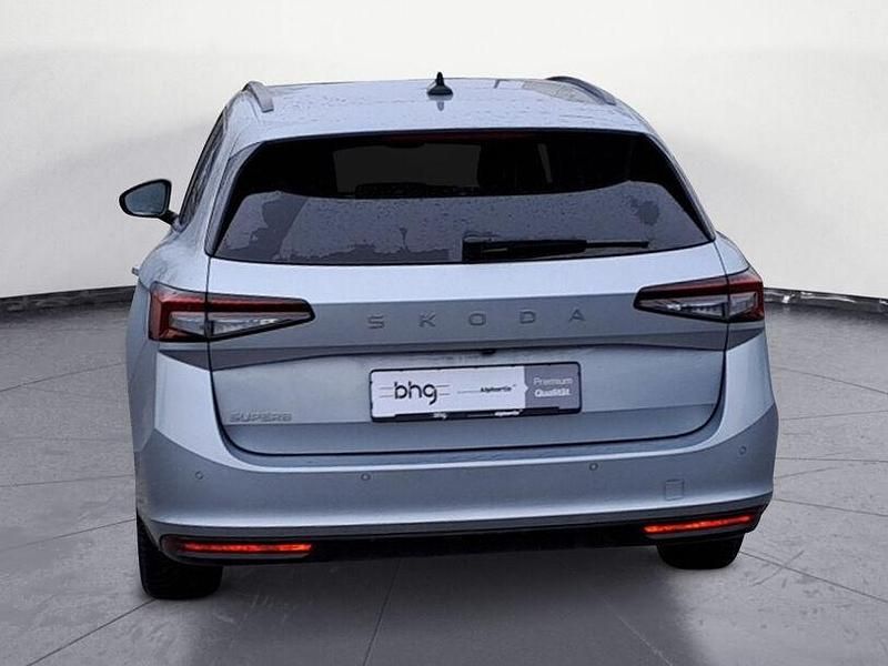 Gebraucht Skoda Superb Essence 150 PS (110 kW) 2025 Silber Kombi