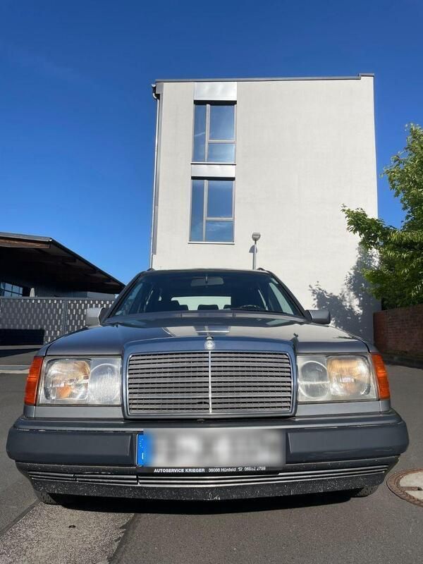 Silber Gebraucht 1992 Mercedes E230 Sportline Kombi | 1.999 € - Bild 1/4