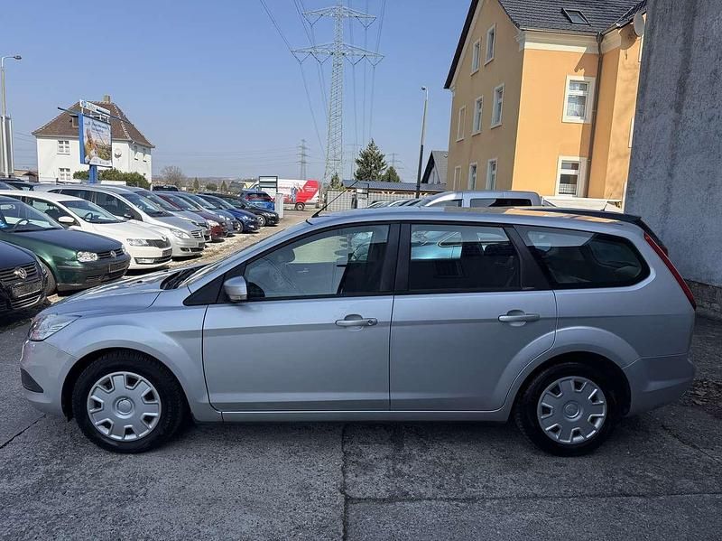 Gebraucht Ford Focus 101 PS (74 kW) 2010 Polarsilber metallic Kombi