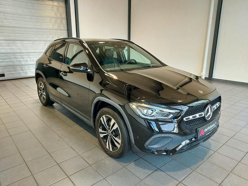 Schwarz Gebraucht 2021 Mercedes GLA200 Progressive SUV | 29.970 € (Guter Preis) - Bild 1/4