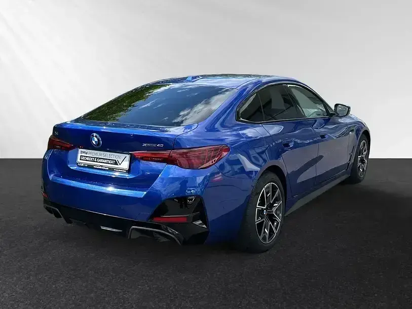 Gebraucht BMW i4 M Sport 294 kW (401 PS) 2025 Portimao blau metallic Limousine