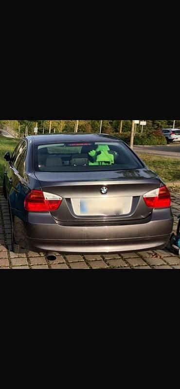 Gebraucht BMW 320 150 PS (110 kW) 2005 Grau Limousine