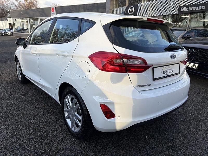 Gebraucht Ford Fiesta Cool & Connect 101 PS (74 kW) 2018 Weiß Kleinwagen