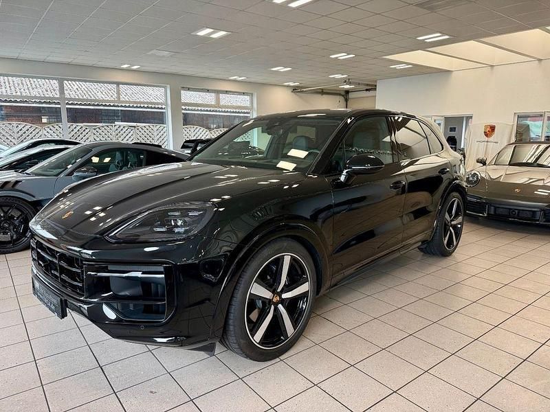 Gebraucht Porsche Cayenne 354 PS (260 kW) 2023 Schwarz SUV