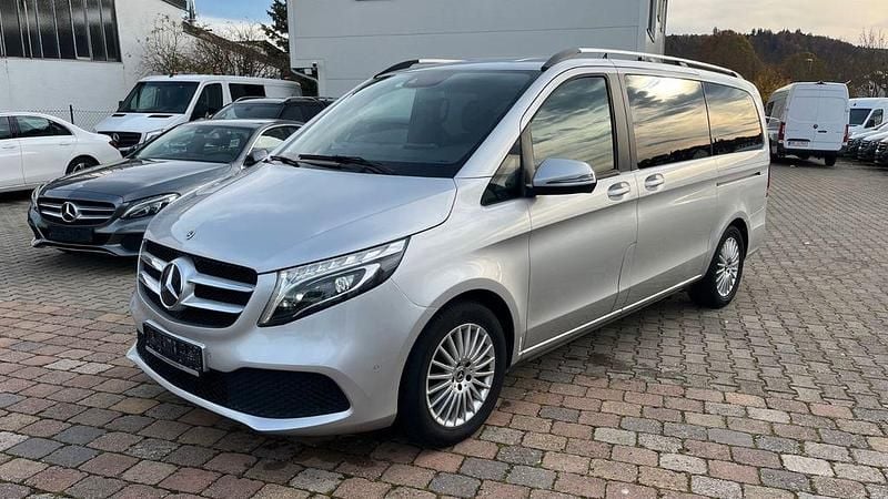 Silber Gebraucht 2021 Mercedes V250 Edition Van / Kleinbus | 38.800 € (Superpreis) - Bild 1/4