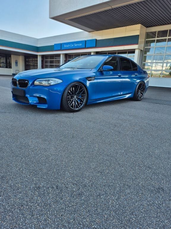 Blau Gebraucht 2012 BMW M5 Performance Limousine | 35.500 € (Fairer Preis) - Bild 1/4