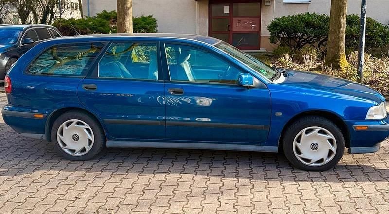 Gebraucht Volvo V40 1998 Blau Kombi