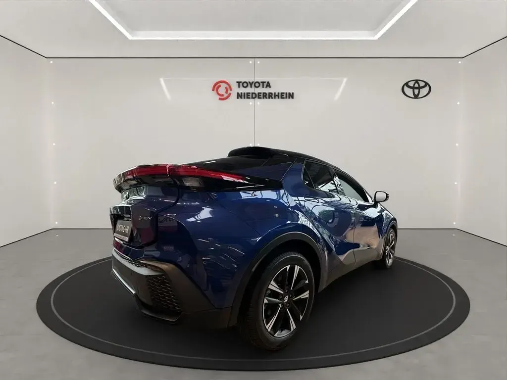Neu Toyota C-HR Team 140 PS (102 kW) 2026 Blau SUV