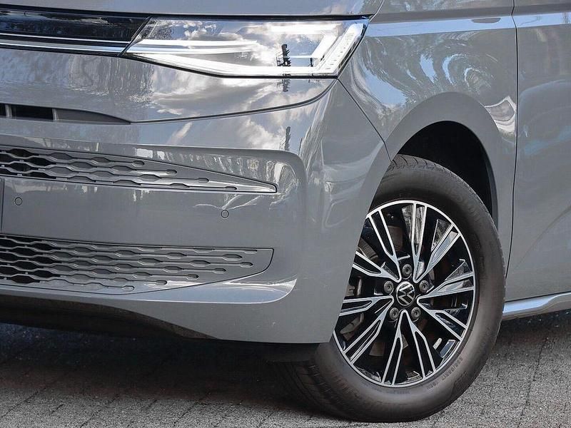 Second-hand VW Multivan Life 150 CP (110 kW) 2022 Gri Monovolum