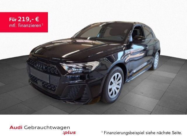 Mythosschwarz metallic Gebraucht 2023 Audi A1 Sportback S-Line Kleinwagen | 25.490 € (Fairer Preis) - Bild 1/3