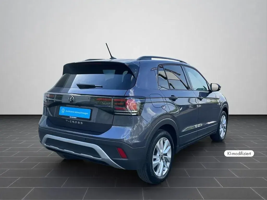Gebraucht VW T-Cross Life 95 PS (69 kW) 2025 Rauchgrau metallic (metallic) SUV