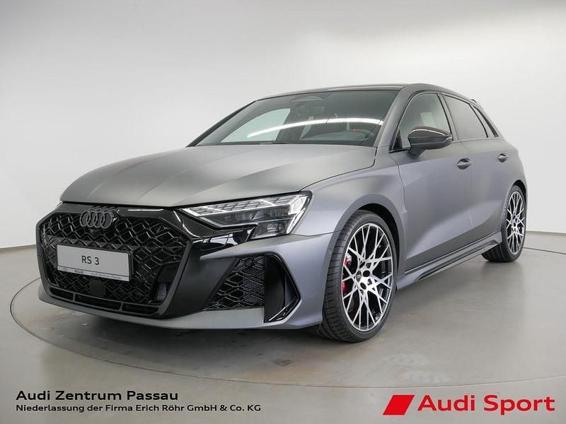 Grau Neu 2025 Audi RS3 Sportback Sport Kleinwagen | 74.450 € (Fairer Preis) - Bild 1/4