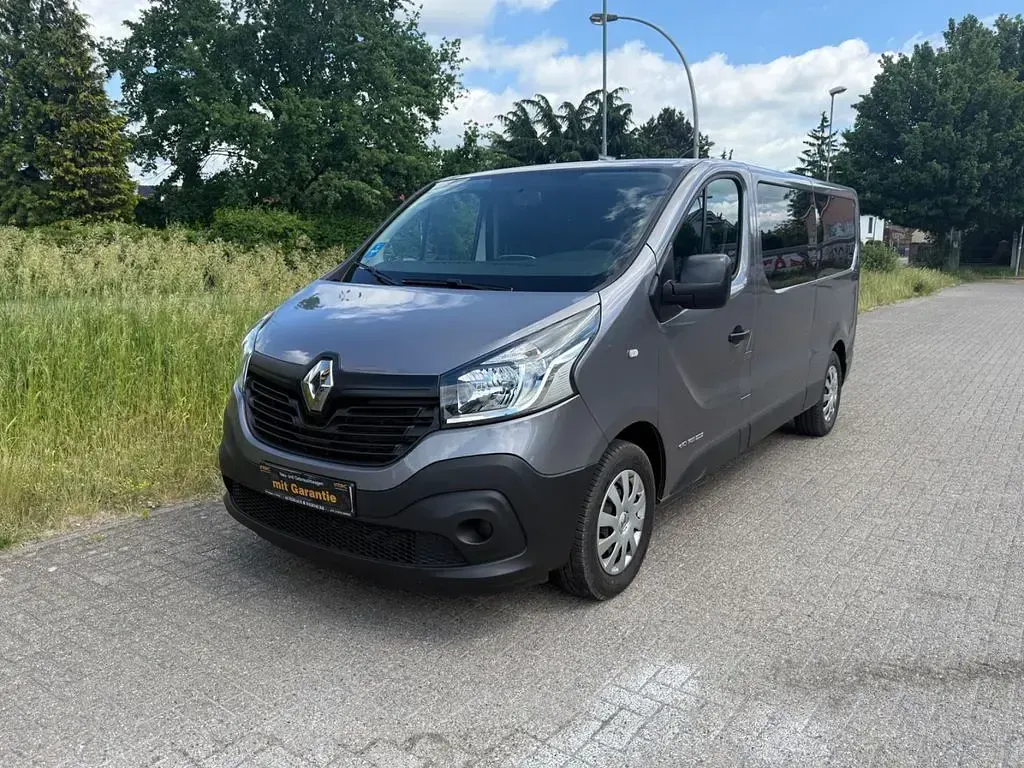 Gebraucht Renault Trafic Expression 145 PS (106 kW) 2017 Grau Van / Kleinbus
