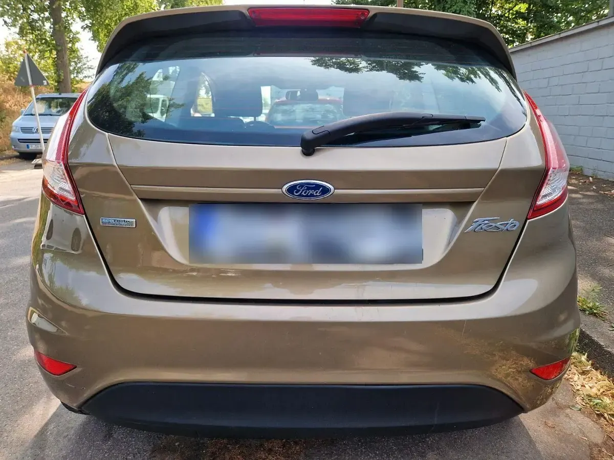 Gebraucht Ford Fiesta 101 PS (74 kW) 2013 Gold Kleinwagen