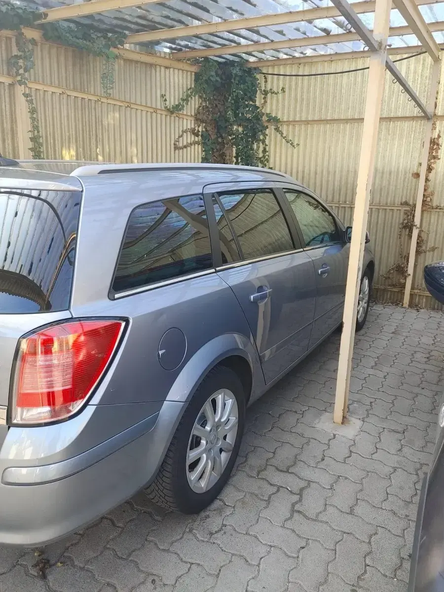 Gebraucht Opel Astra 111 PS (81 kW) 2005 Grau Kombi