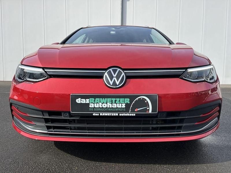 Gebraucht VW Golf VIII Active 150 PS (110 kW) 2022 Kings red Kombi