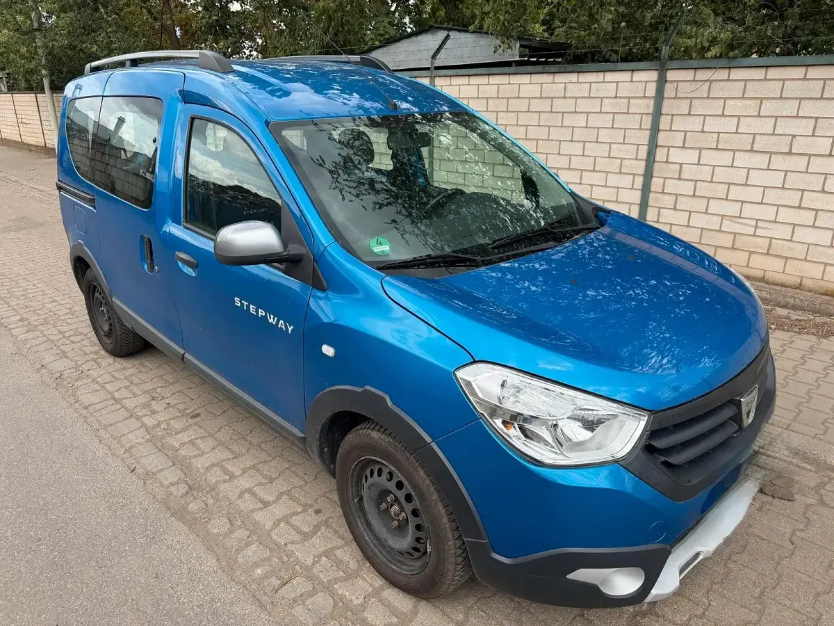 Gebraucht Dacia Dokker Stepway 116 PS (85 kW) 2015 Blau Van / Kleinbus