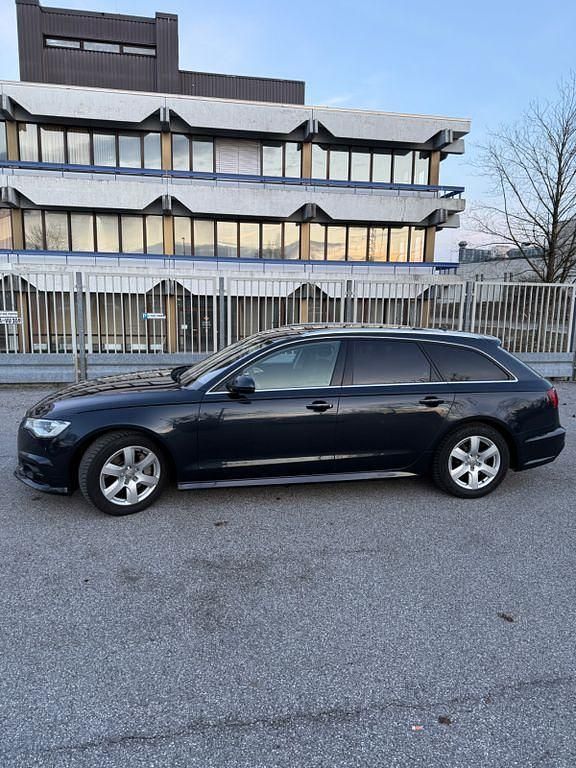 Gebraucht Audi A6 Ambiente 218 PS (160 kW) 2017 Blau Kombi