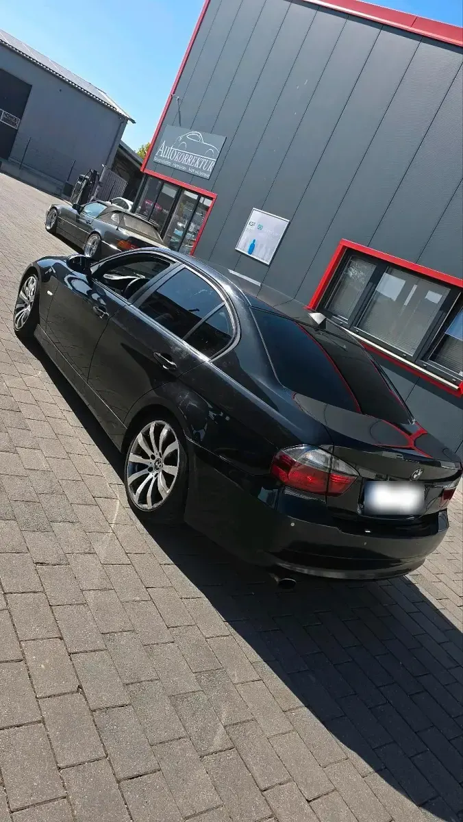 Gebraucht BMW 318 150 PS (110 kW) 2007 Schwarz Limousine