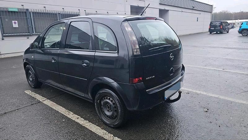 Gebraucht Opel Meriva 75 PS (55 kW) 2010 Schwarz Van / Kleinbus