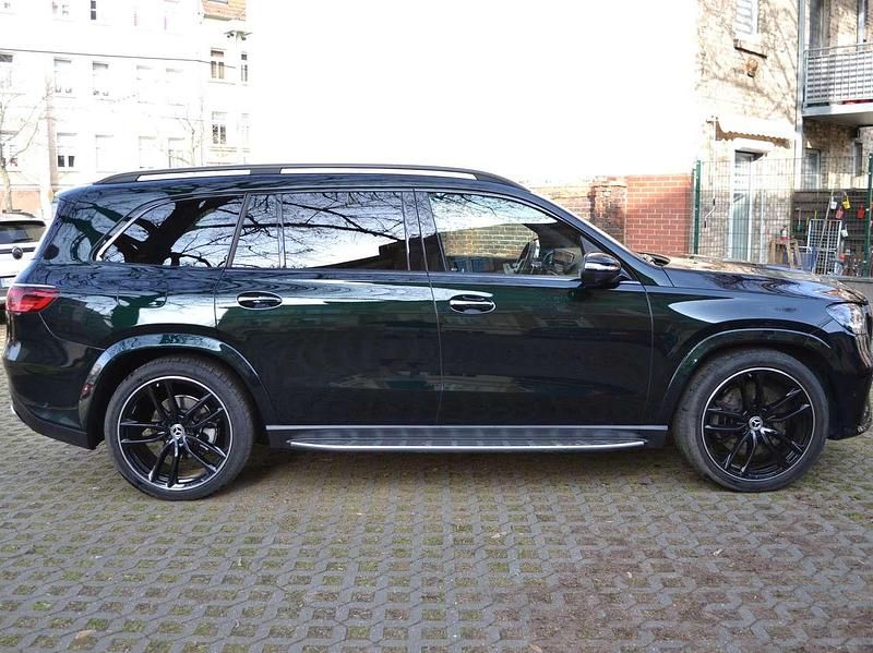 Gebraucht Mercedes GLS450 AMG line 367 PS (269 kW) 2024 Smaragdgruen  metalliclack SUV