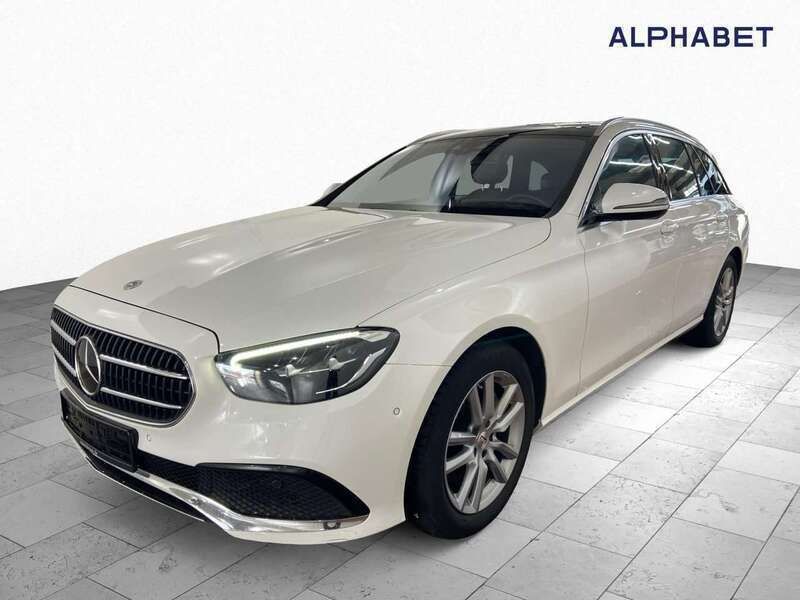 Polarweiss Gebraucht 2023 Mercedes E220 Avantgarde Kombi | 30.707 € (Fairer Preis) - Bild 1/4