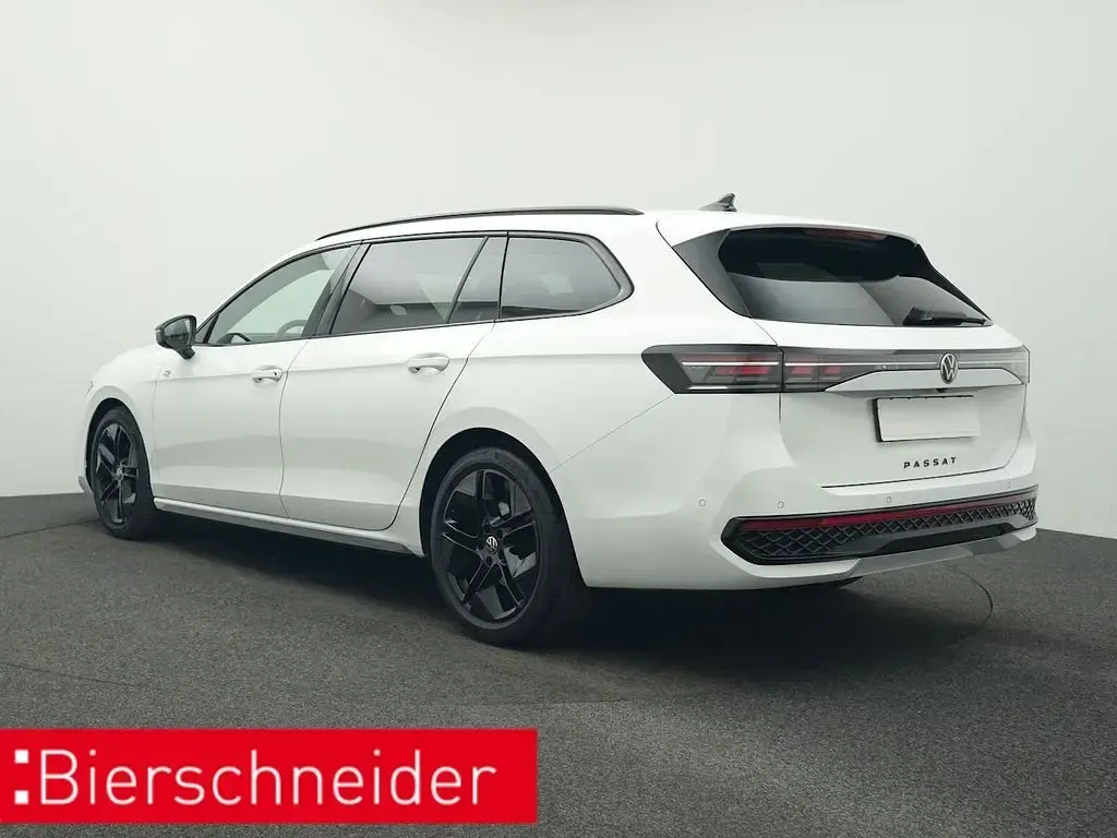 Gebraucht VW Passat Style 150 PS (110 kW) 2024 Weiss Kombi