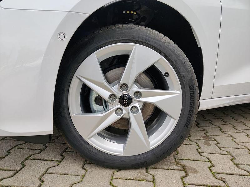 Gebraucht Audi A3 Business 116 PS (85 kW) 2025 Weiß Limousine