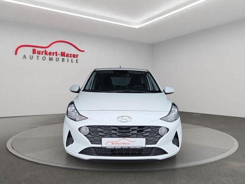 Gebraucht Hyundai i10 Select 67 PS (49 kW) 2021 Weiß Kleinwagen