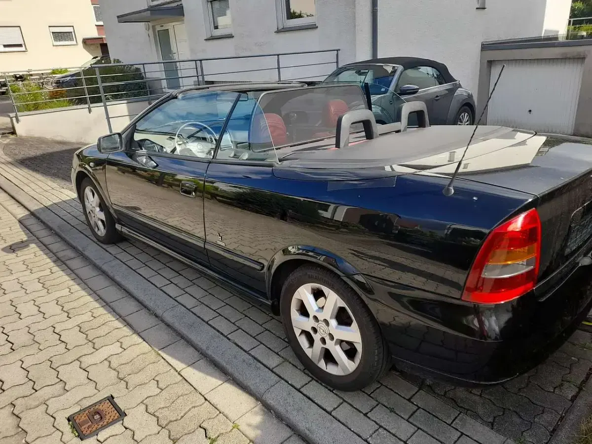 Gebraucht Opel Astra Cabriolet 147 PS (108 kW) 2004 Schwarz Cabrio