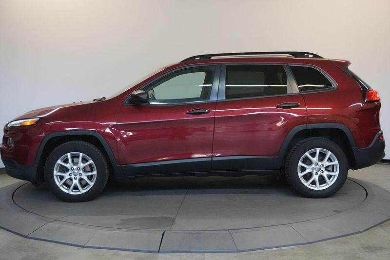 Gebraucht Jeep Cherokee Longitude 186 PS (136 kW) 2016 Rot SUV