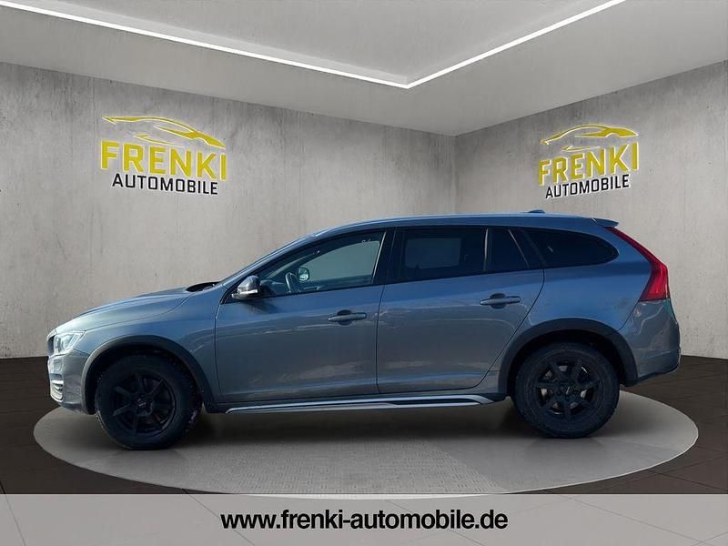 Gebraucht Volvo V60 CC Summum 190 PS (139 kW) 2017 Grau Kombi