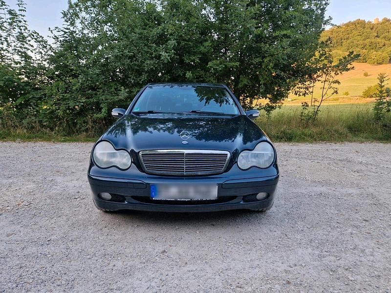 Blau Gebraucht 2000 Mercedes C180 Limousine | 2.750 € (Fairer Preis) - Bild 1/4