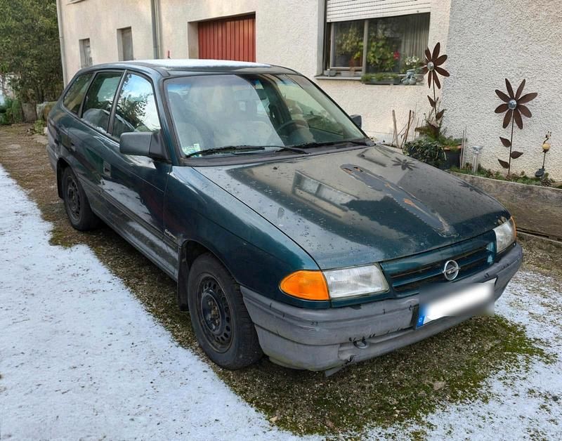 Gebraucht Opel Astra 75 PS (55 kW) 1994 Grün Limousine