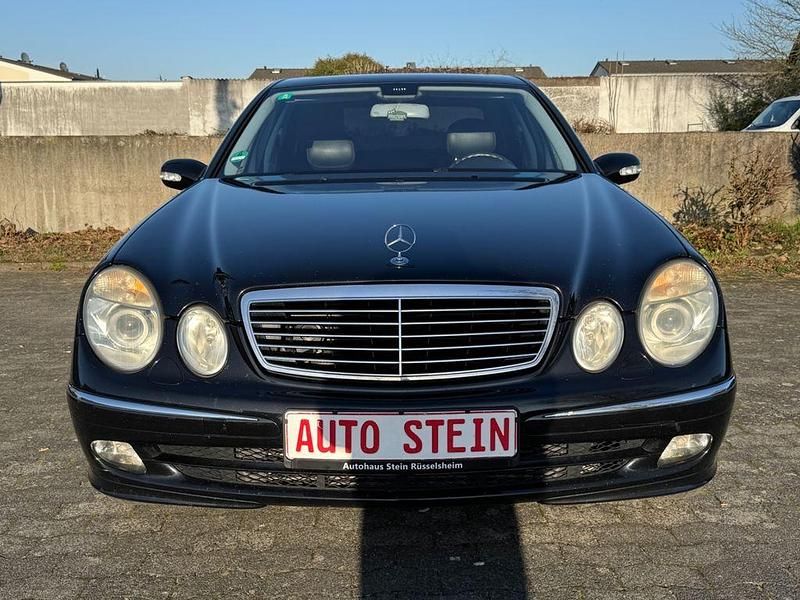 Gebraucht Mercedes E320 Avantgarde 224 PS (164 kW) 2005 Schwarz Limousine