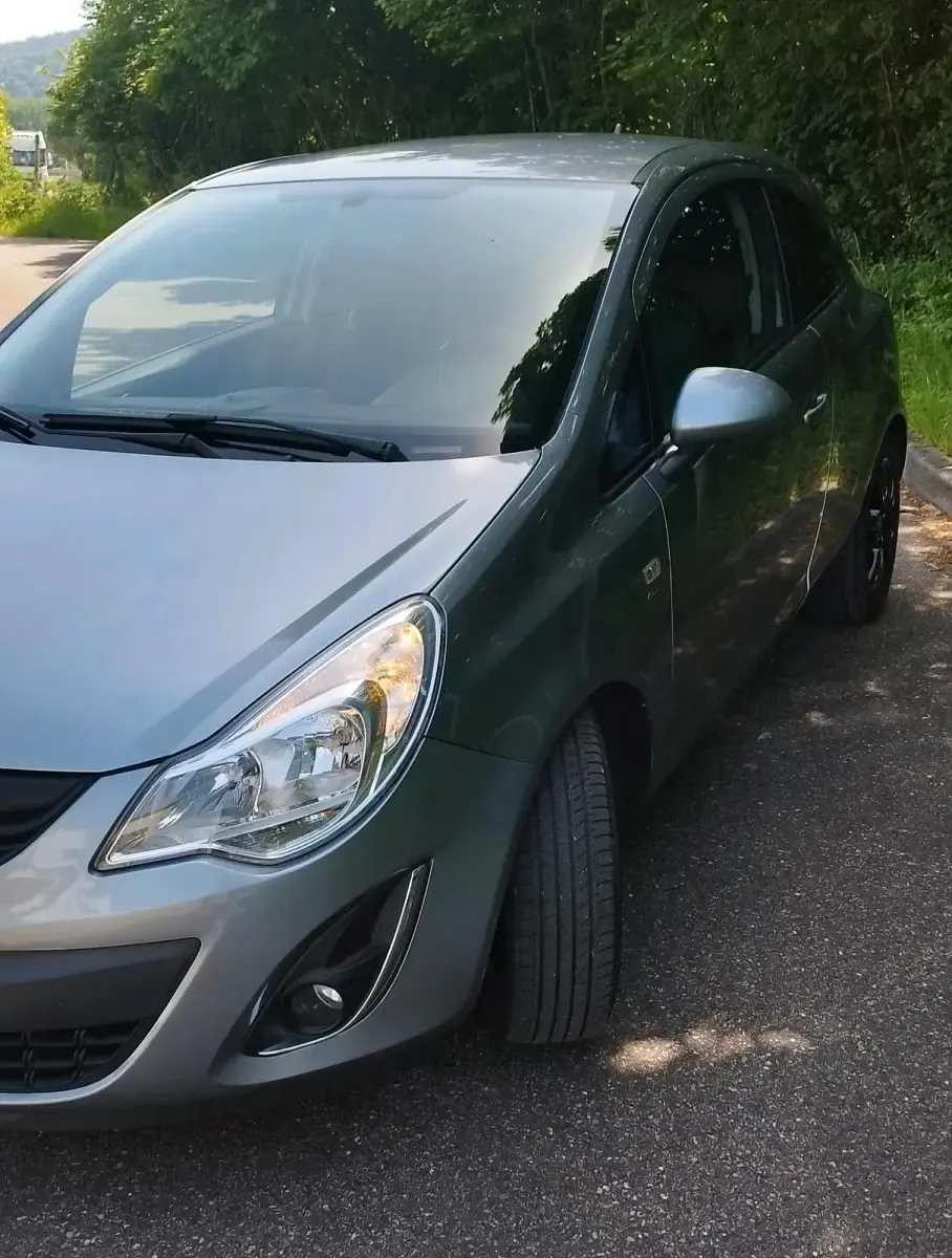 Gebraucht Opel Corsa 87 PS (63 kW) 2011 Andere farben Kleinwagen