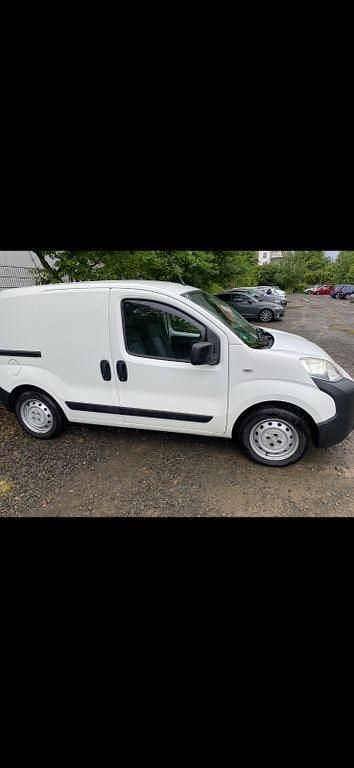 Weiß Gebraucht 2015 Peugeot Bipper Avantage Van / Kleinbus | 5.300 € - Bild 1/4