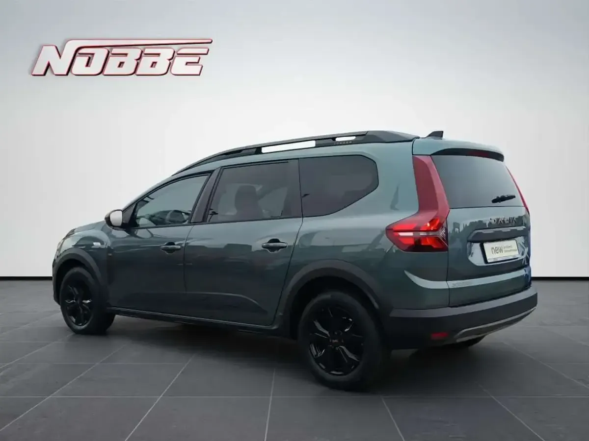 Gebraucht Dacia Jogger Extreme 91 PS (66 kW) 2024 Zedergrün Van / Kleinbus