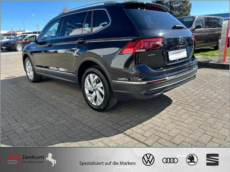 Gebraucht VW Tiguan Allspace 193 PS (141 kW) 2024 Deep black pearlescent SUV
