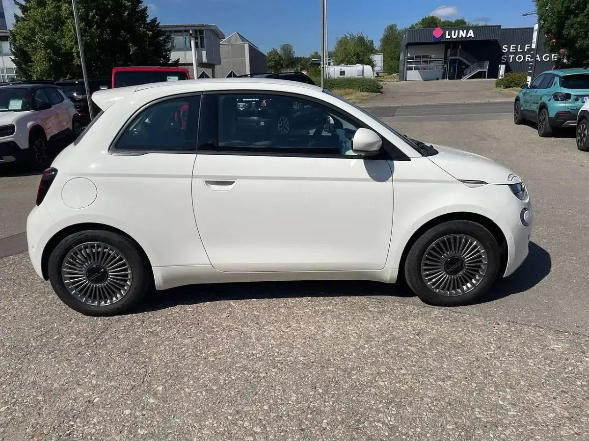 Gebraucht Fiat 500e Icon 86 kW (118 PS) 2024 Weiß Kleinwagen