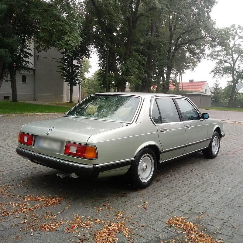 Gebraucht BMW 735 217 PS (159 kW) 1983 Limousine