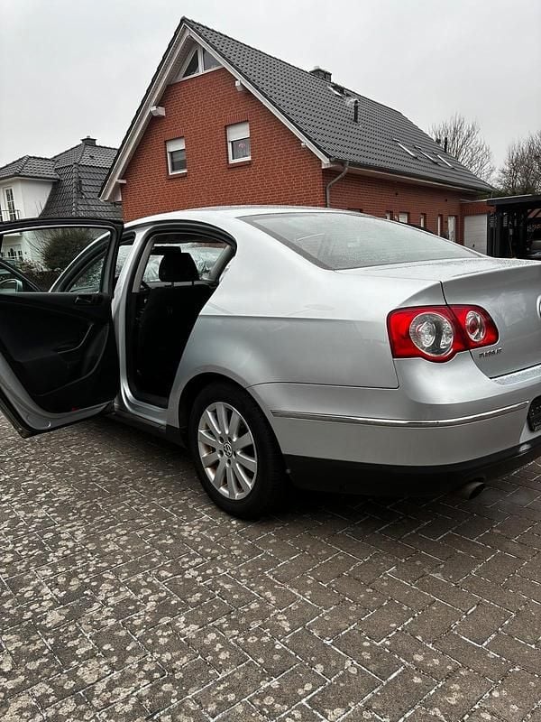 Gebraucht VW Passat 116 PS (85 kW) 2007 Silber Limousine