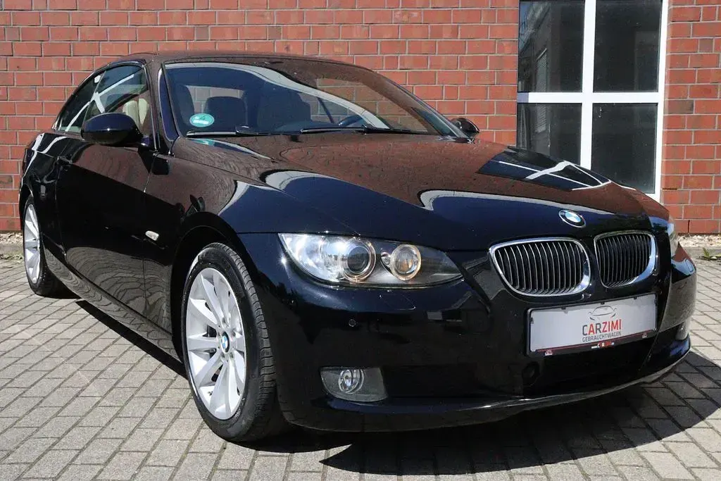 Gebraucht BMW 330 Cabriolet Sport Line 245 PS (180 kW) 2009 Schwarz Cabrio