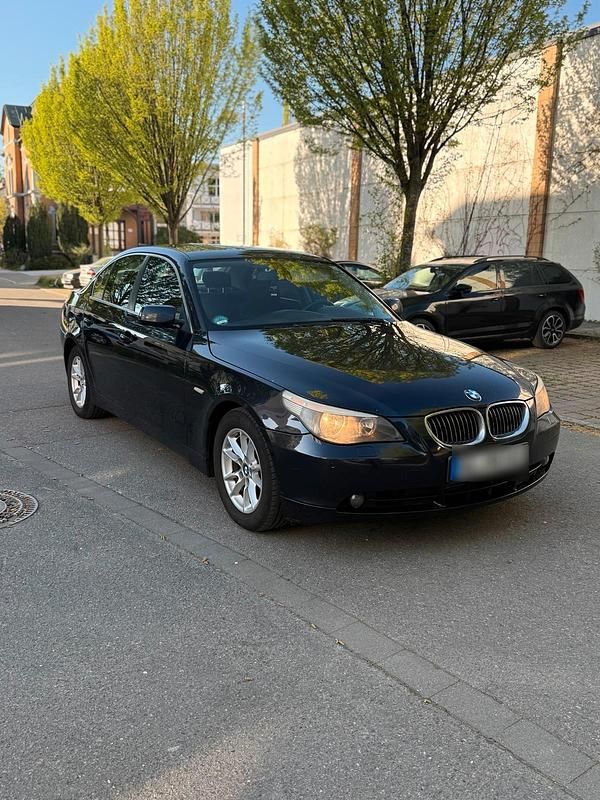 Second-hand BMW 525 177 CP (130 kW) 2006 Albastru Berlinǎ