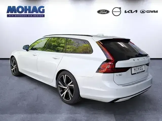 Gebraucht Volvo V90 Plus 350 PS (257 kW) 2023 Weiss Kombi