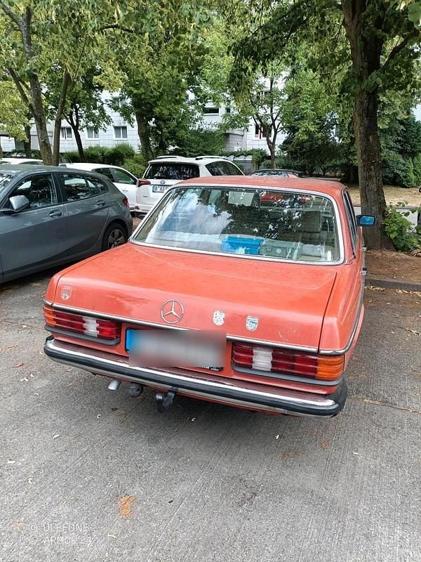 Gebraucht Mercedes 300 88 PS (64 kW) 1981 Rot Limousine